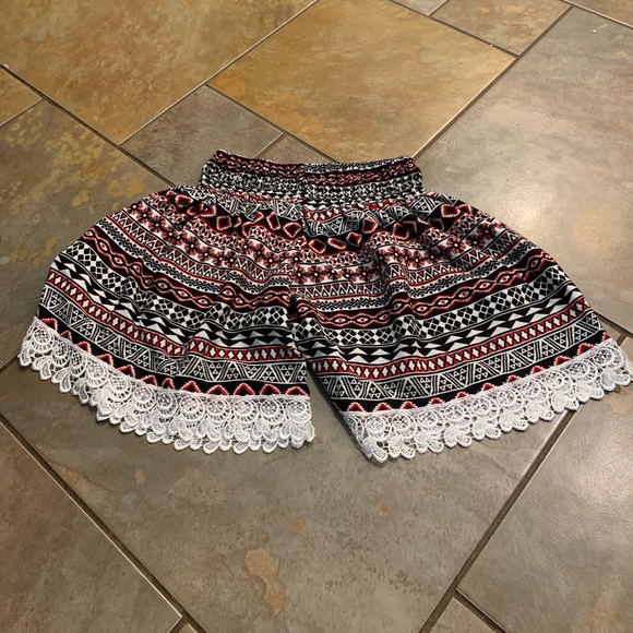 Bali Pants - Womens XS/S Tribal Print Flowy Shorts w/ Lace